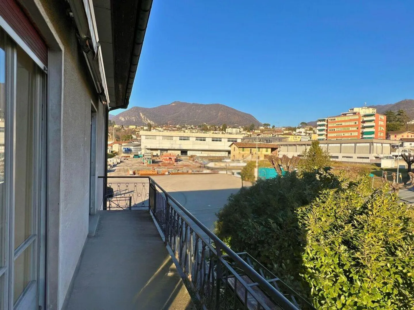 Affittasi appartamento 3.5 locali con balcone e ampio giardino a Ba... - Foto 11 di 13