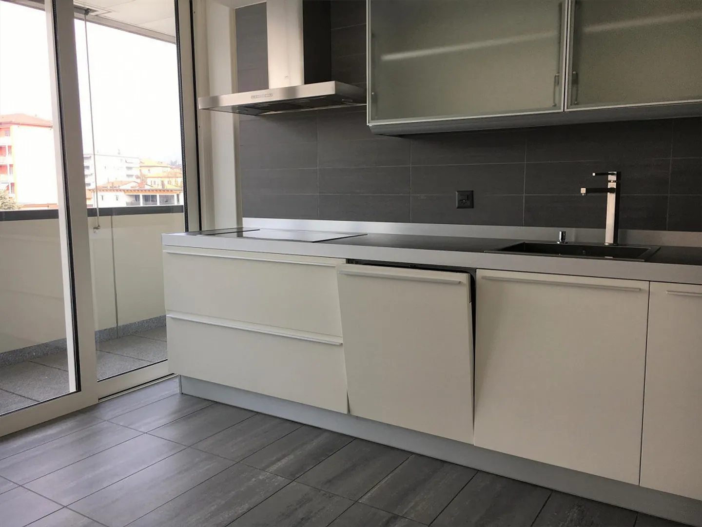 Appartamento spazioso con terrazza - Foto 7 di 19