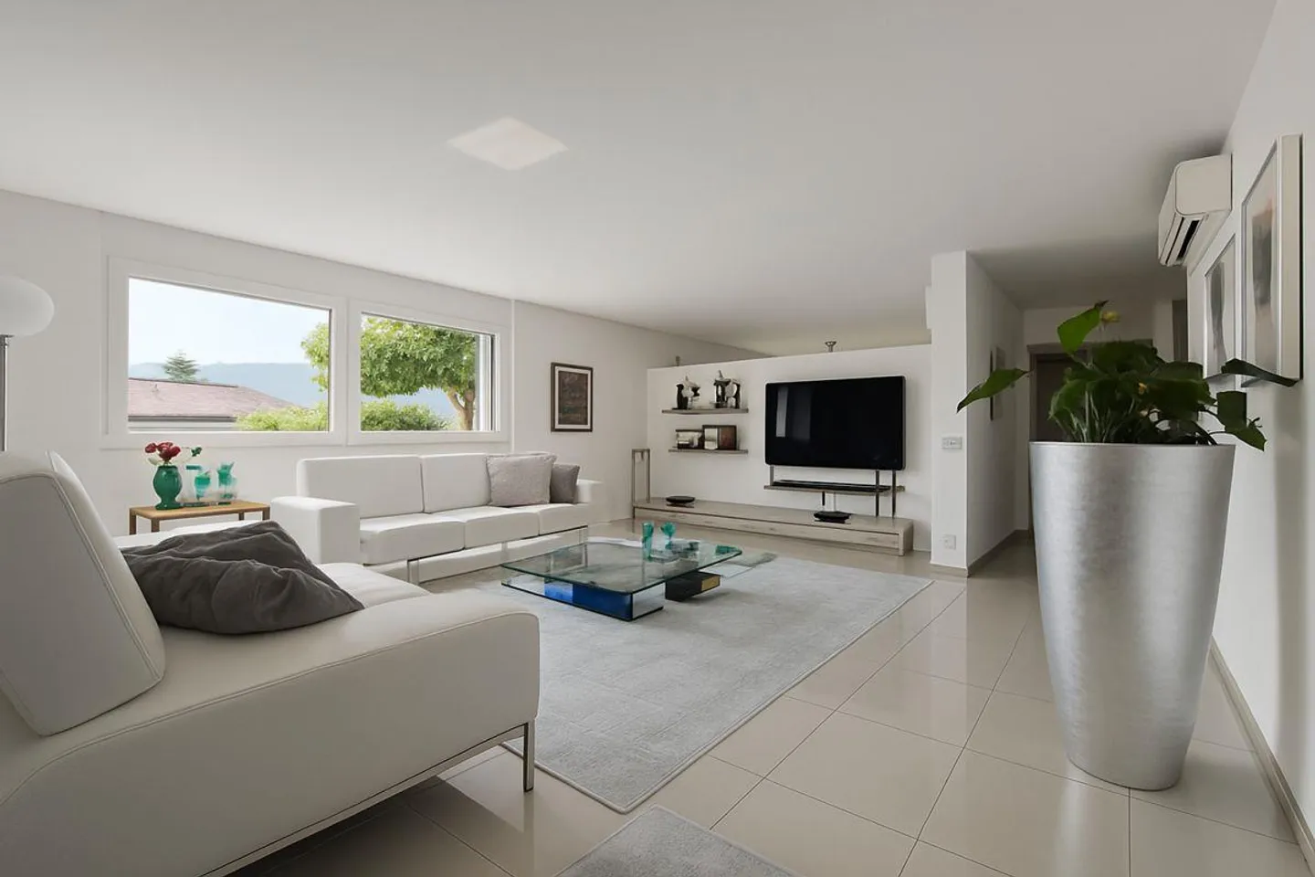 STABIO | VILLA IN PERFEKTER ZUSTAND MIT PRIVATGARTEN - Foto 1 von 17