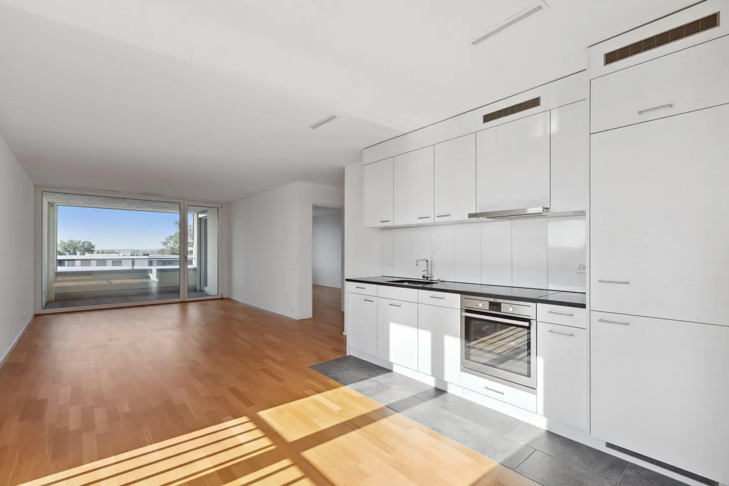 Vie moderne près de la gare - Photo 3 sur 6