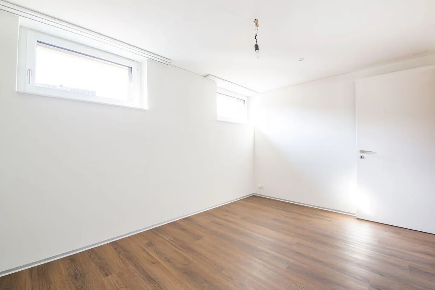 Appartamento duplex moderno nel cuore di Nänikon - Foto 6 di 13