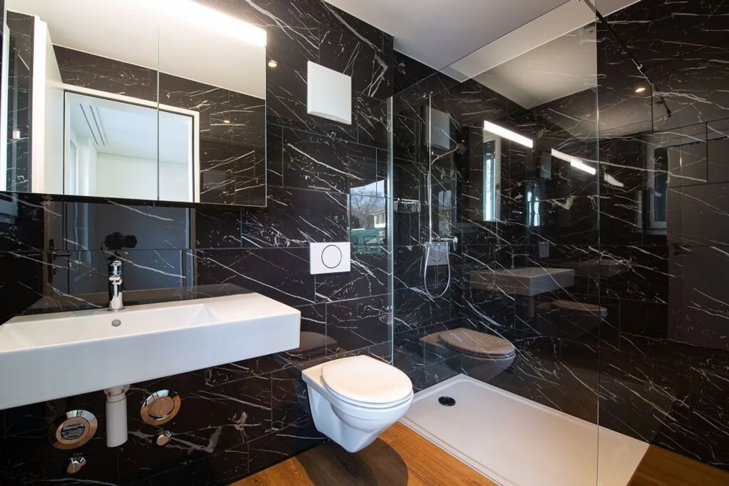 Appartamento duplex moderno nel cuore di Nänikon - Foto 9 di 13