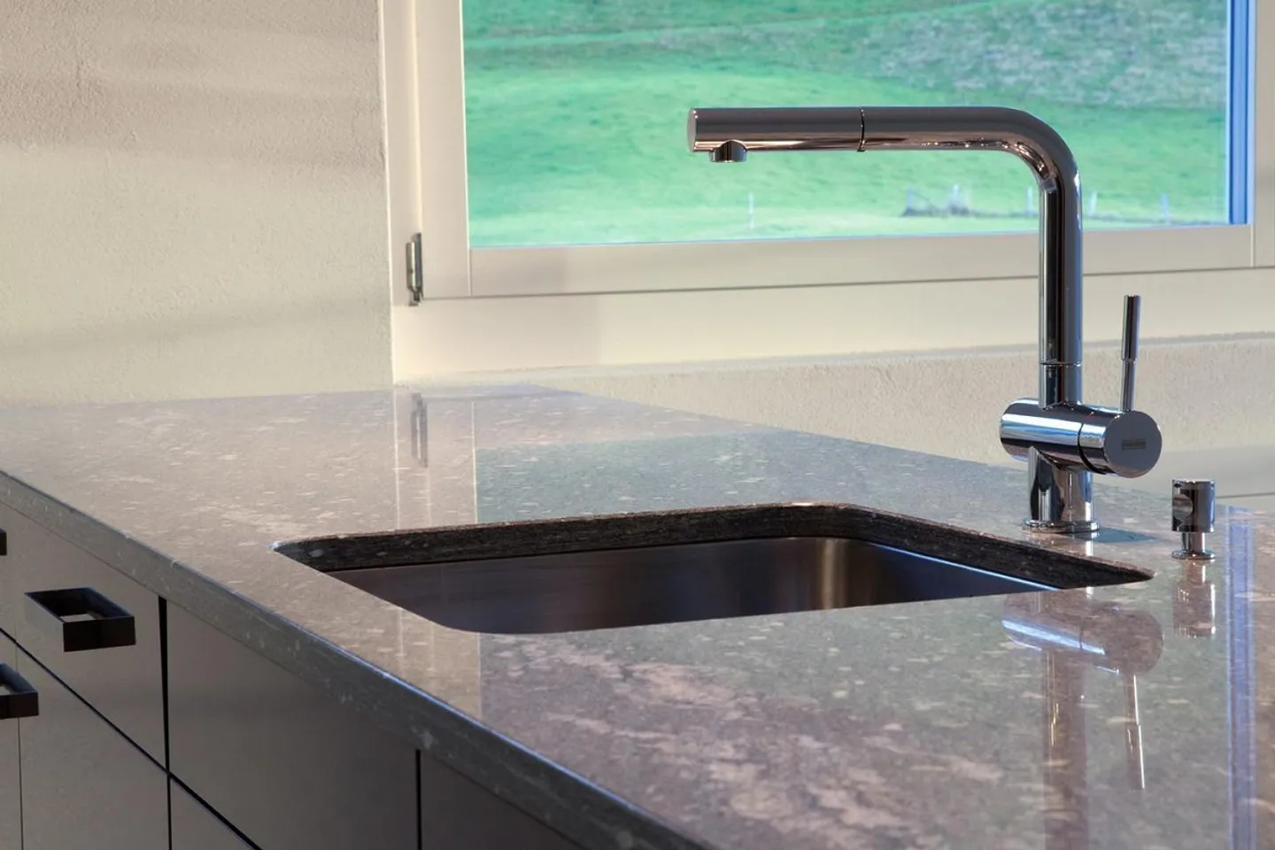 Comfortable 3.5-room apartment in the solar settlement Hintere Luegeten - Photo 3 of 6