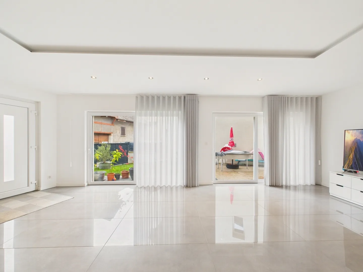 Elegance, Space and Light in Bière - The Modern Family Home par Excellence - Photo 4 of 13