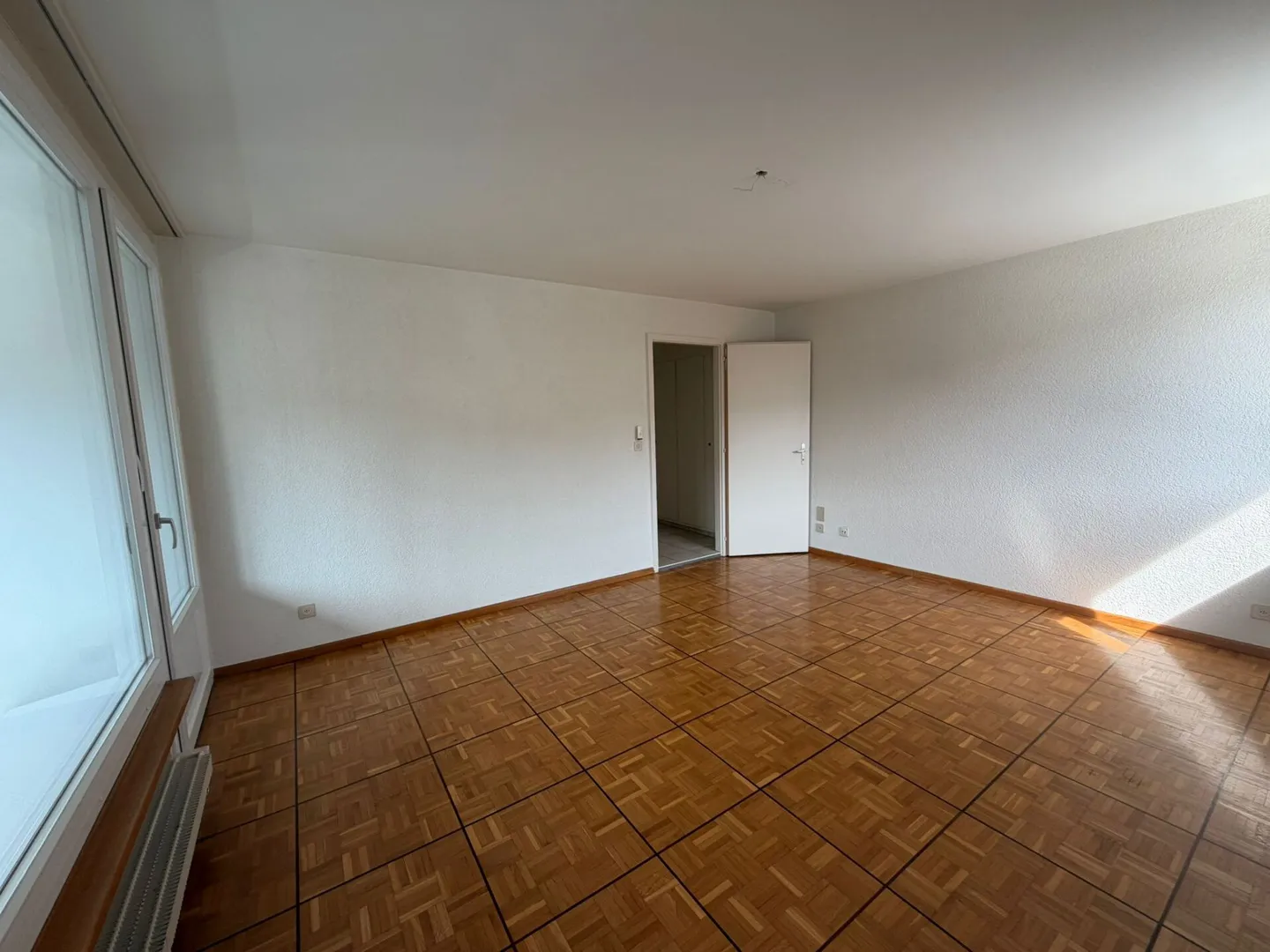 Modernes 3.5-Zimmer-Apartment - Foto 3 von 7