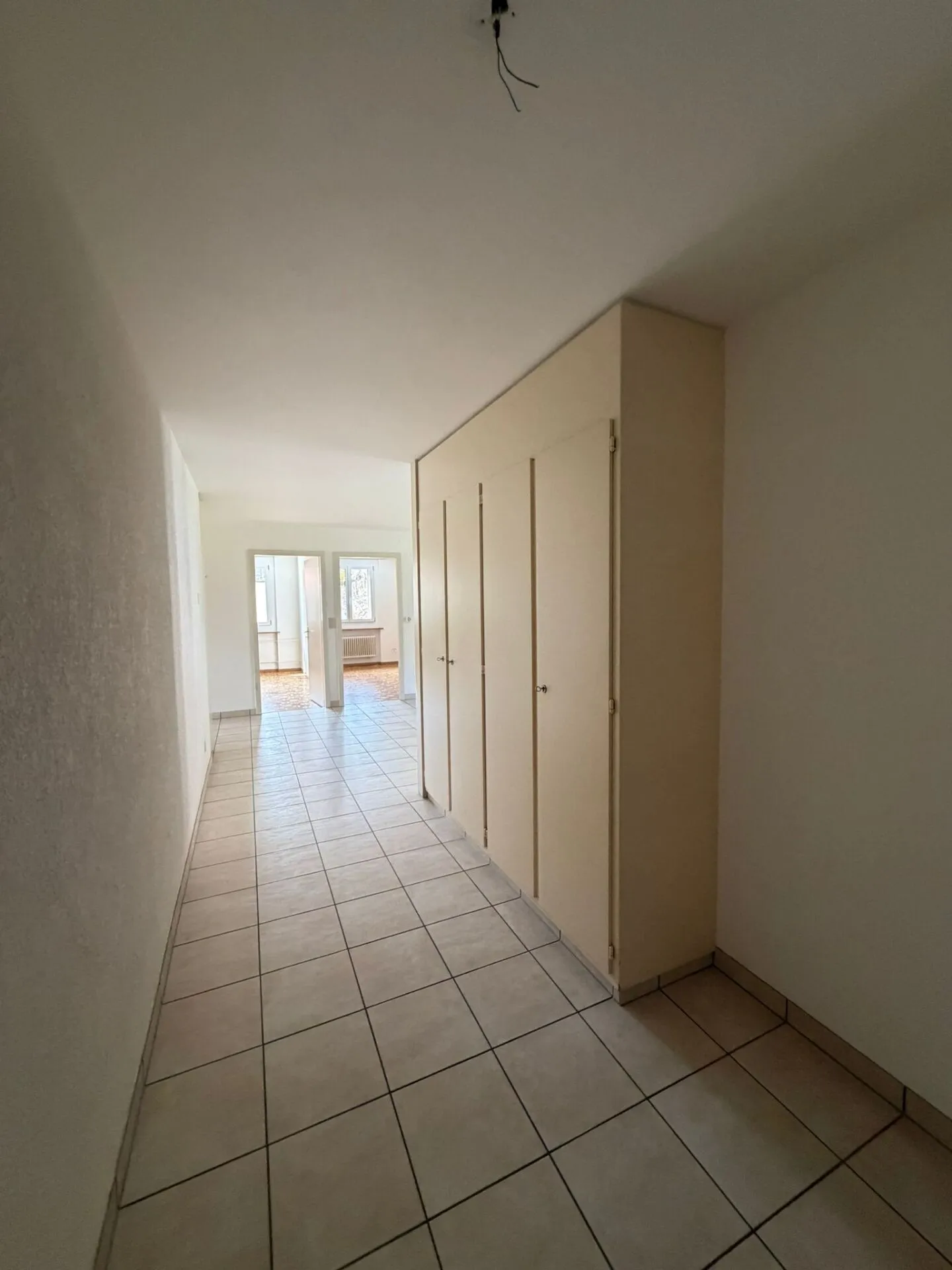 Modernes 3.5-Zimmer-Apartment - Foto 2 von 7