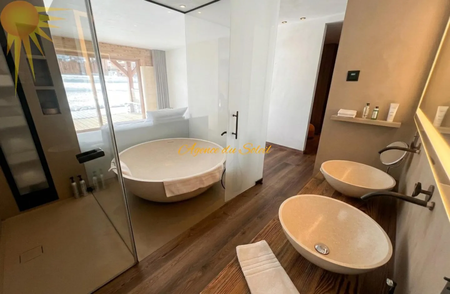 Luxurious 5.5-room apartment in the heart of the resort and directly bordering the golf course! - Photo 9 of 11