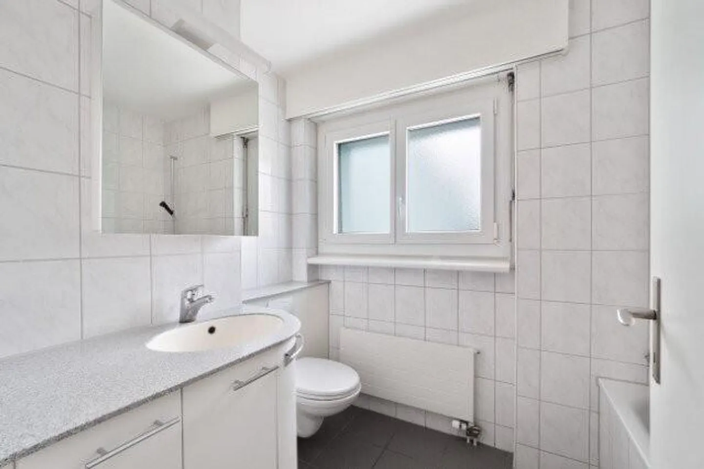 AFFITTARE SENZA CAUZIONE - Appartamento luminoso in un ambiente verde - Foto 3 di 9