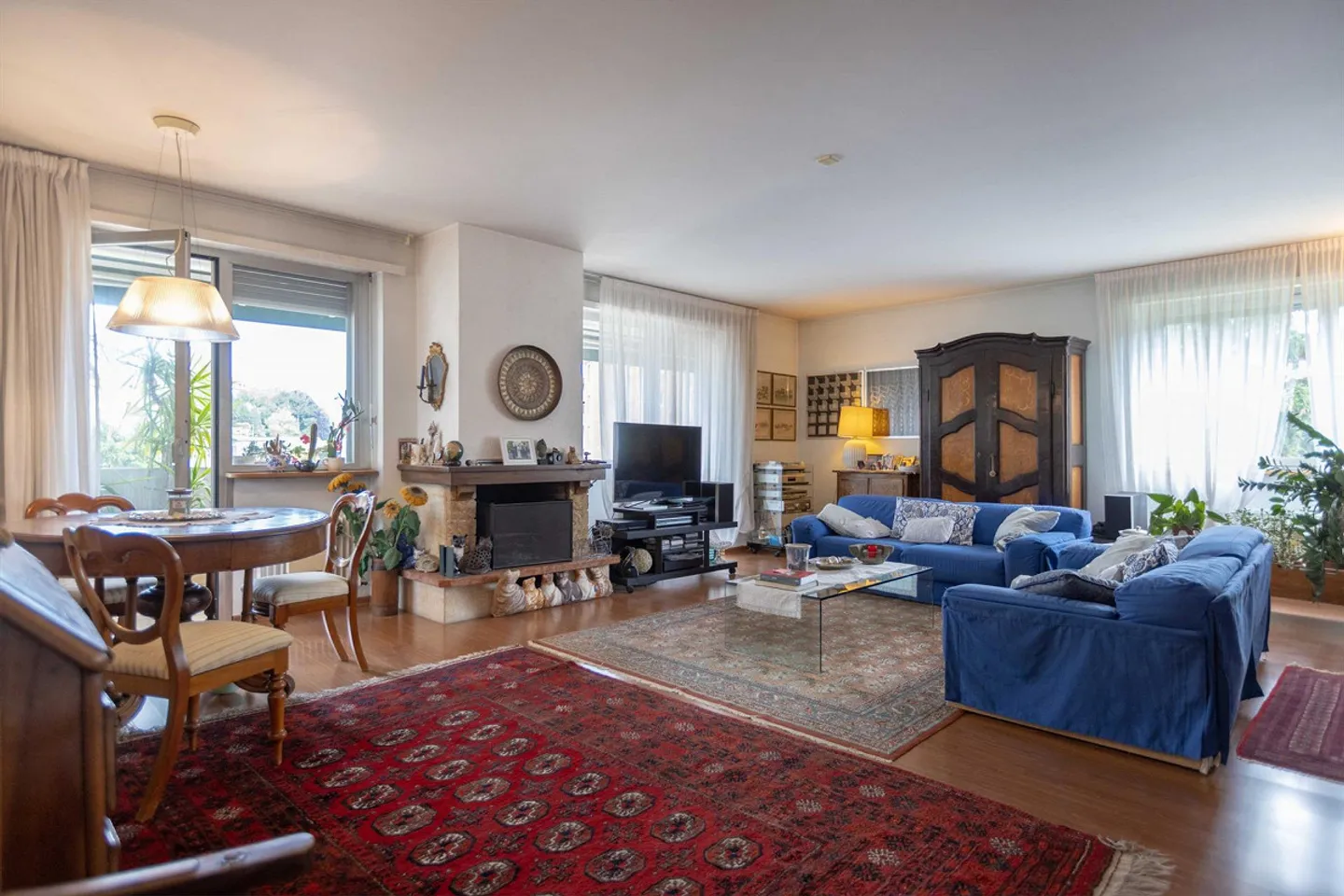 GROßES 5.5-ZIMMER-WOHNUNG MIT 3 TERRASSEN IN MORBIO INFERIORE - Foto 1 von 9