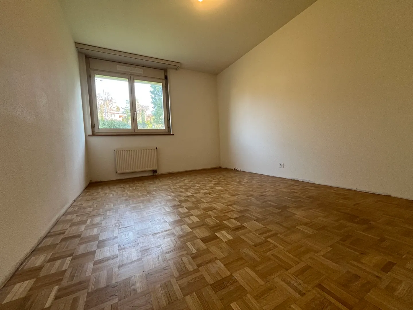 Renovated 3.5-room apartment with balcony in St-Légier - Photo 2 of 3
