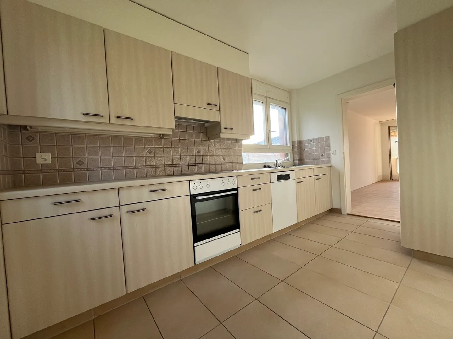 Renovated 3.5-room apartment with balcony in St-Légier - Photo 3 of 3