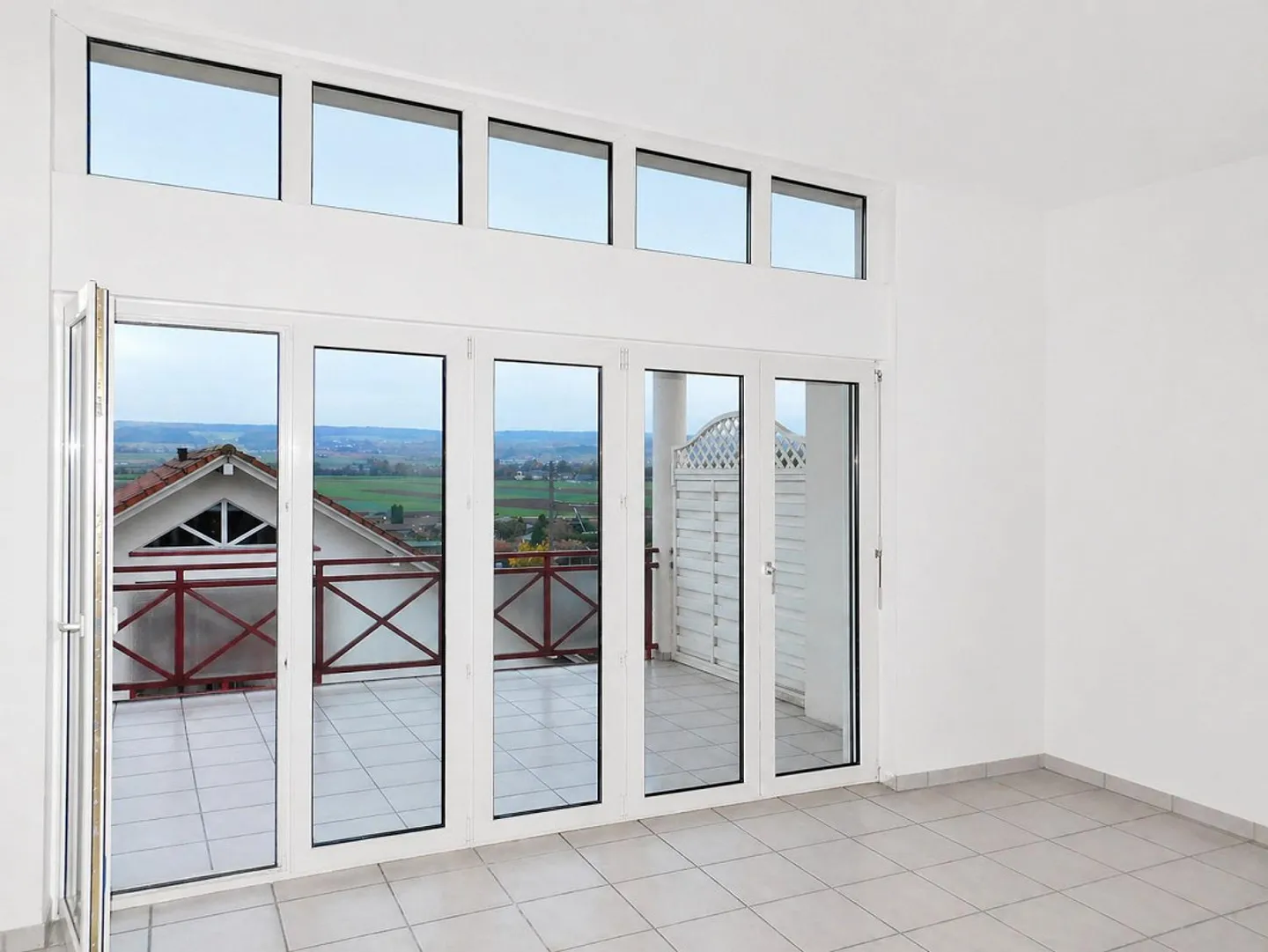 Appartement lumineux de 4,5 pièces - Photo 2 sur 9