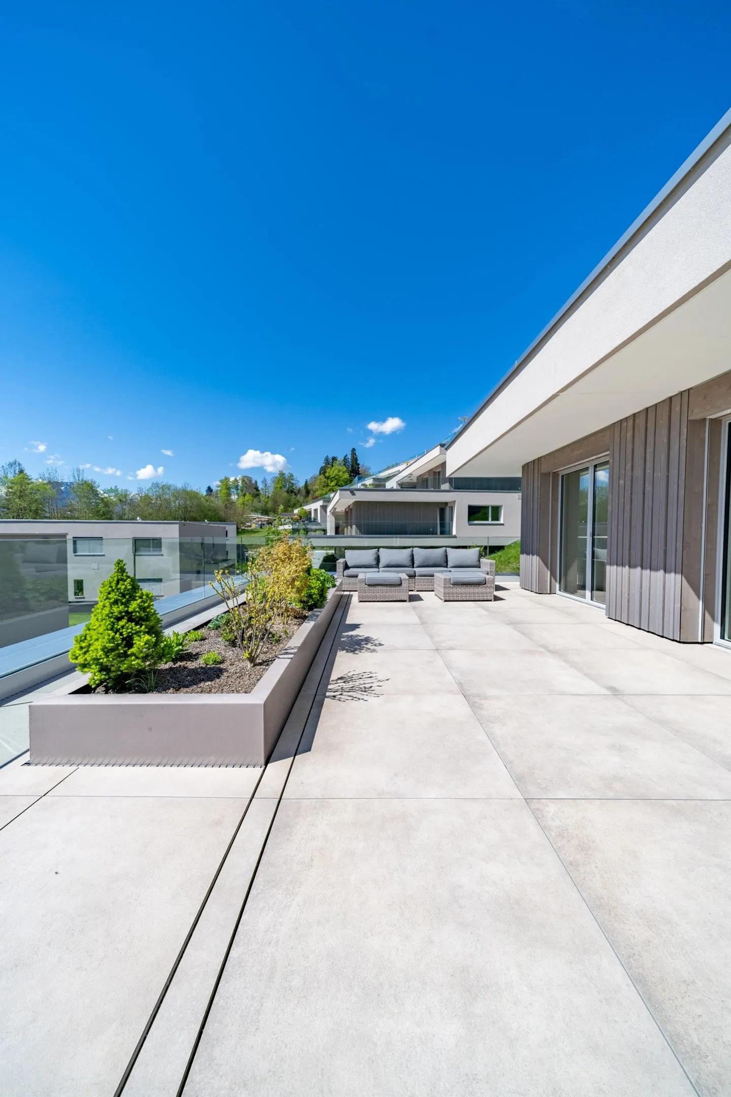 Luxury Apartment with Alpine Views - Photo 4 of 7