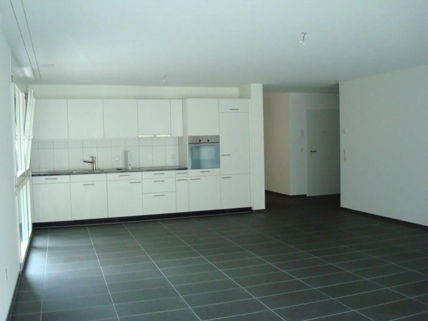 Ländliche Idylle und dennoch zentral gelegen - Foto 2 von 8