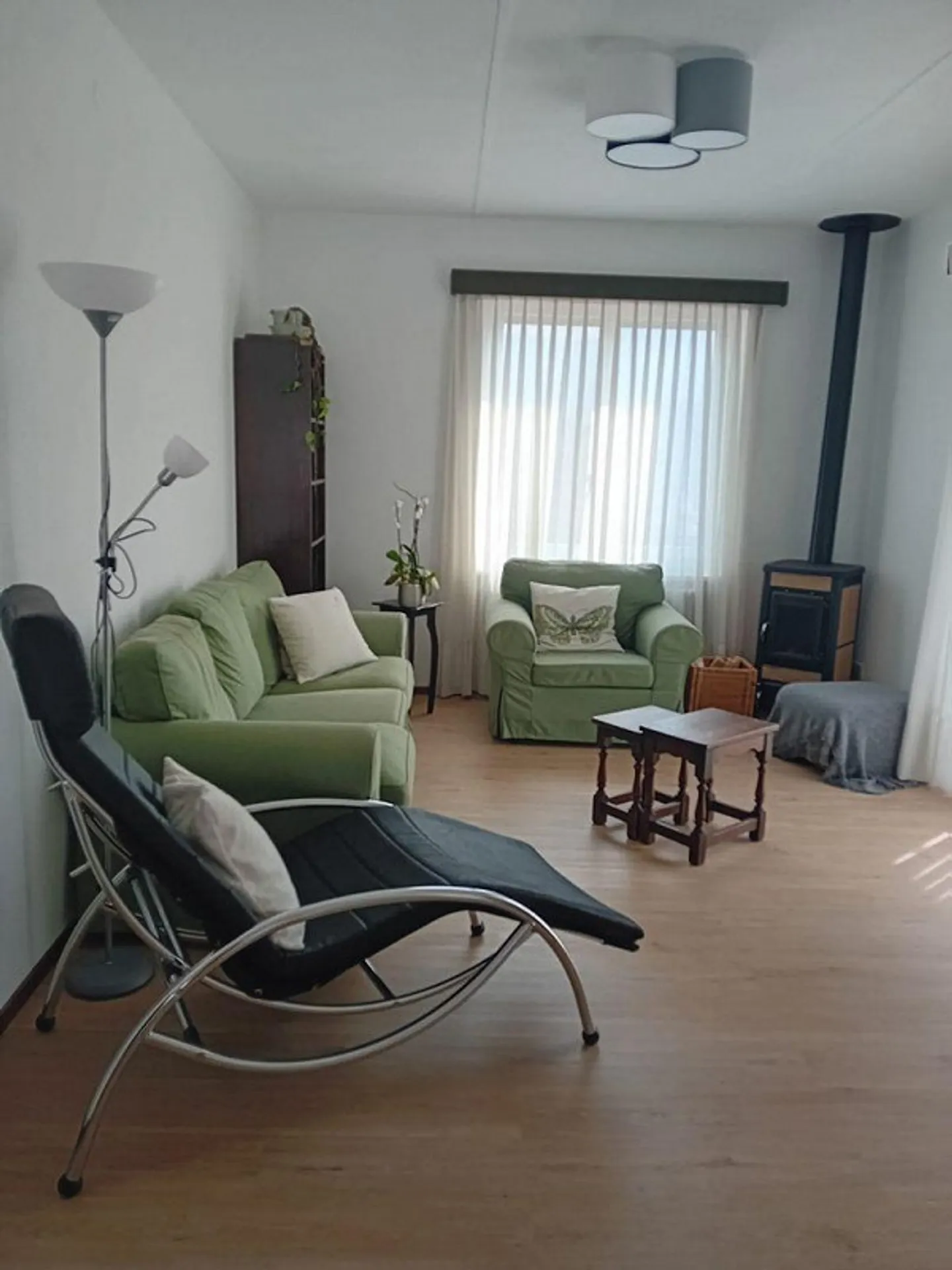 TAVERNE I EINFAMILIENHAUS MIT GEPFLEGTEM GARTEN IN RUHIGER LAGE - Foto 2 von 12