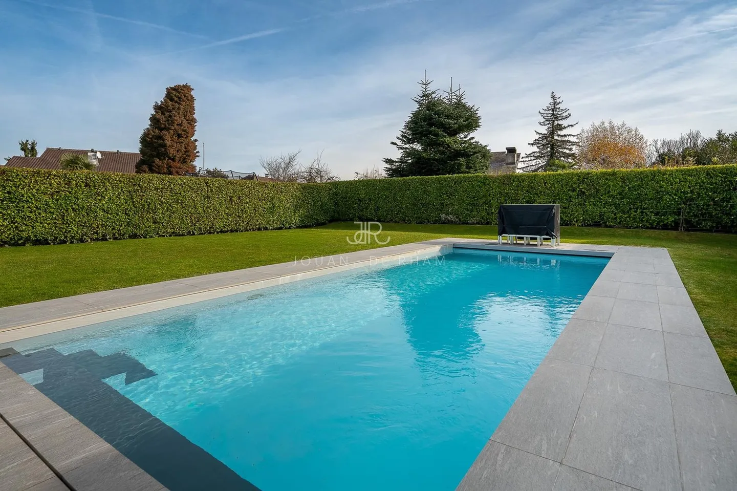 Modern Villa with Pool in Terre Sainte - Photo 1 of 9