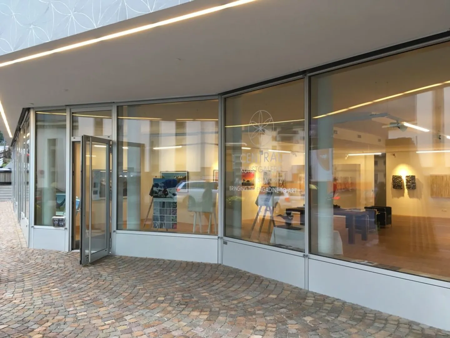 Central St. Moritz - Attractive Office or Retail Space - Photo 5 of 6