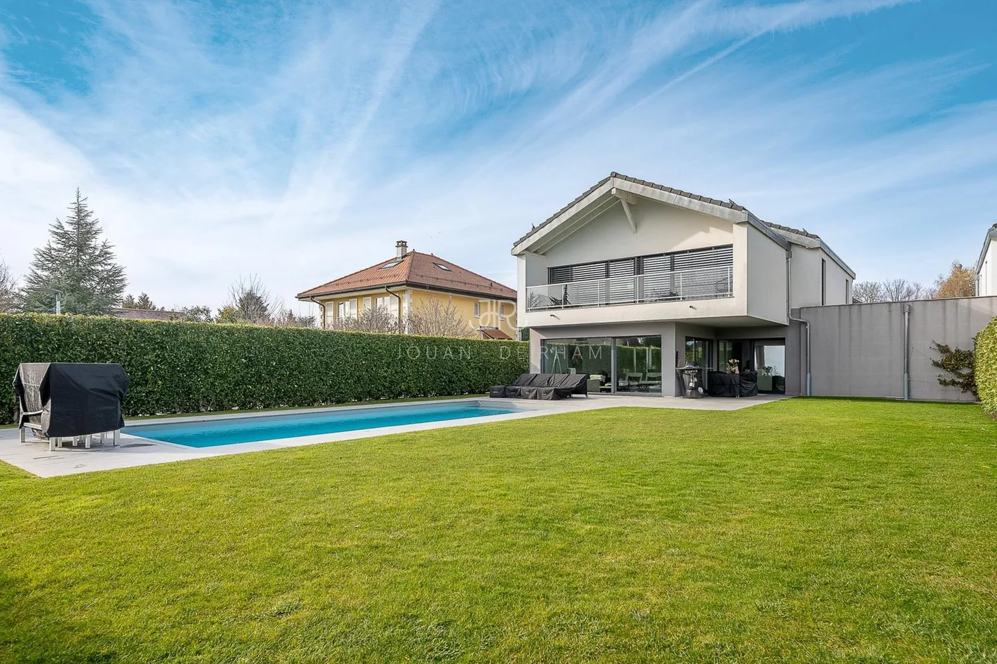 Modern Villa with Pool in Terre Sainte - Photo 9 of 9