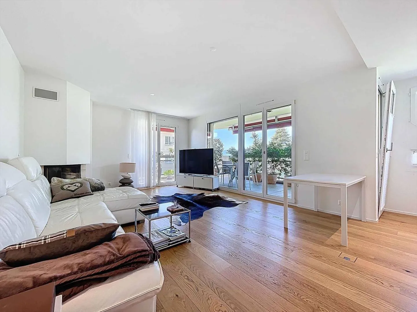 Hochwertige 4,5-Zimmer-Wohnung in einer sicheren und grünen Umgebung - Foto 2 von 11