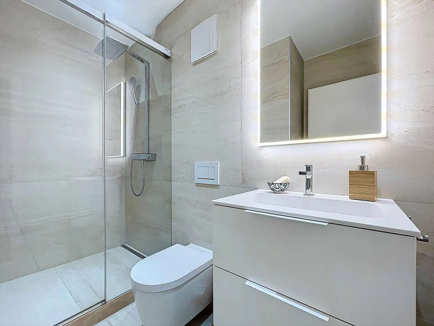 Hochwertige 4,5-Zimmer-Wohnung in einer sicheren und grünen Umgebung - Foto 6 von 11