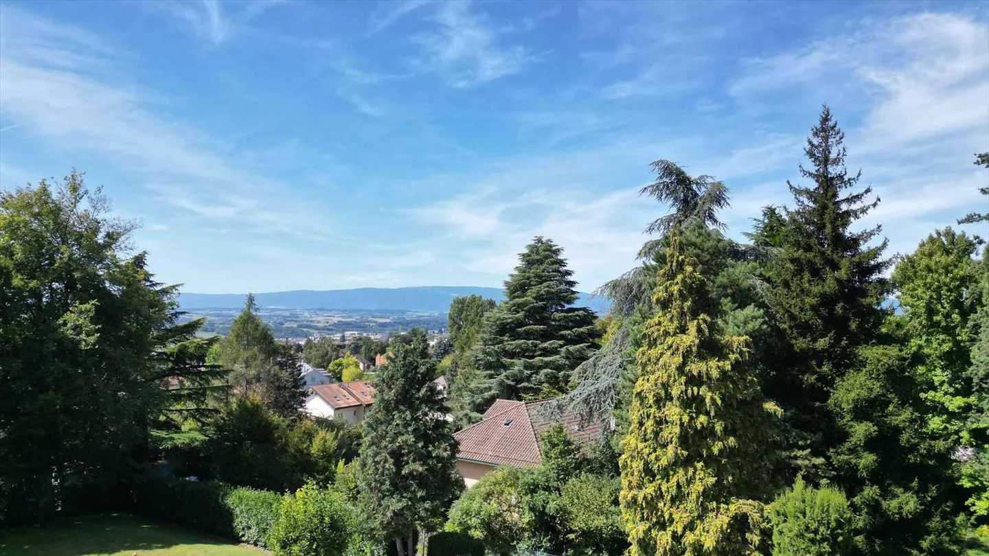 Hochwertige 4,5-Zimmer-Wohnung in einer sicheren und grünen Umgebung - Foto 11 von 11