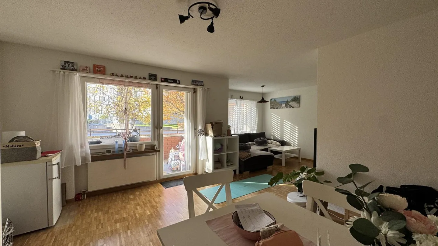 Grosszügige lichtdurchflutete 2.5-Zimmerwohnung - Foto 3 von 7