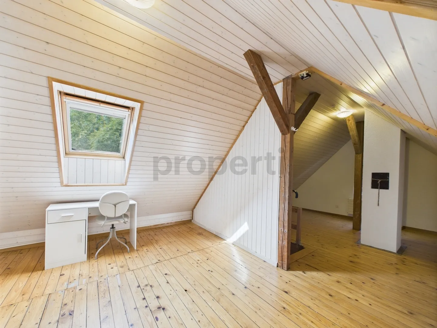 Spacious 8.5-room single-family house with garden and apartment - Photo 8 of 12