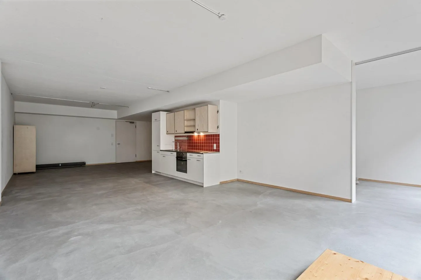 Modern 2.5-Room Apartment in Köniz - Photo 2 of 6