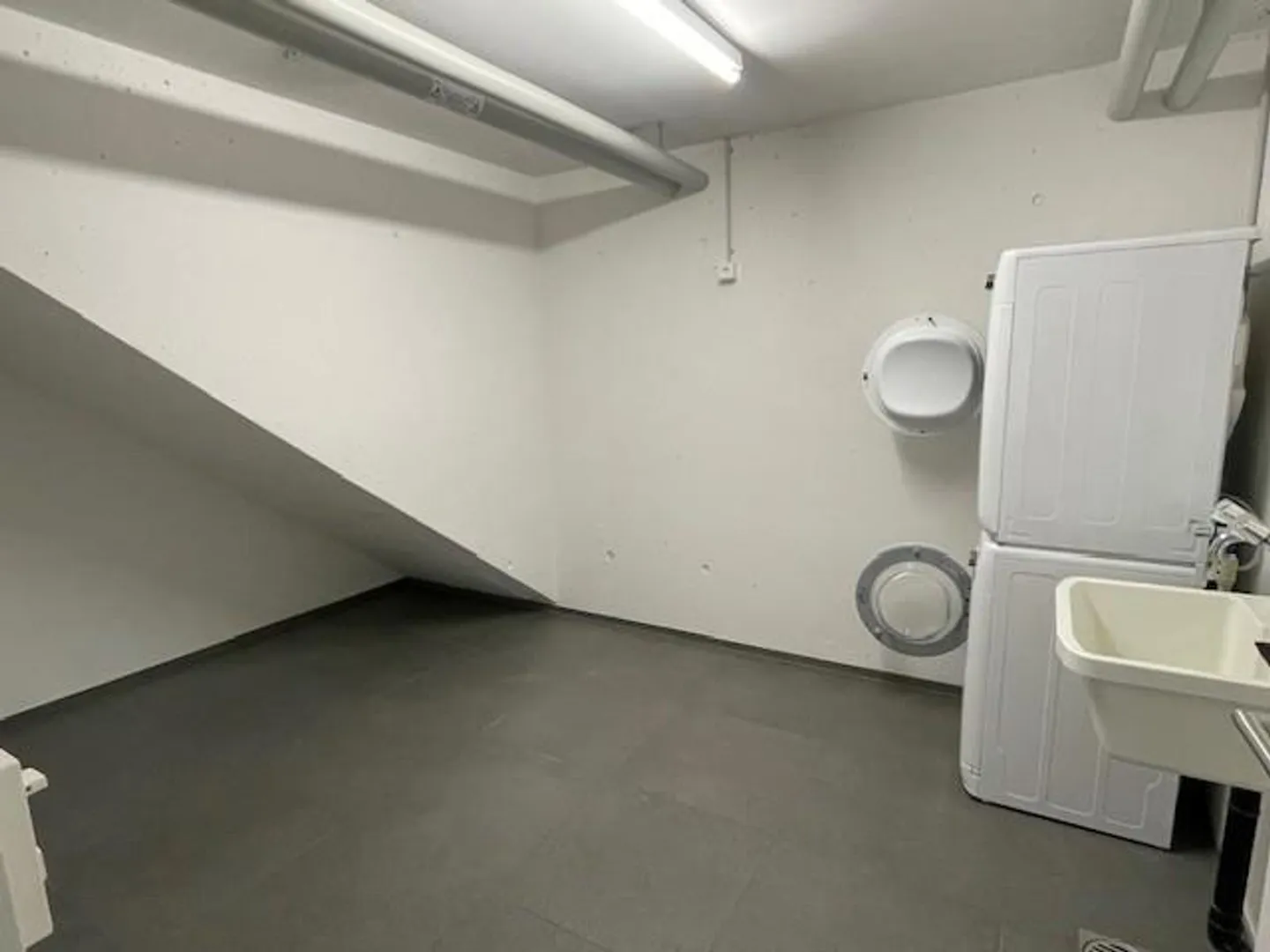 Appartement moderne de 3,5 pièces dans une maison individuelle - Photo 7 sur 8