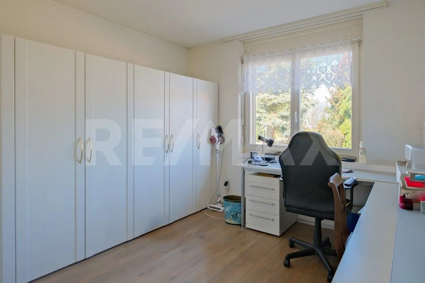 Maison individuelle de 5,5 pièces entre palmiers et prairie fleurie - Photo 7 sur 13