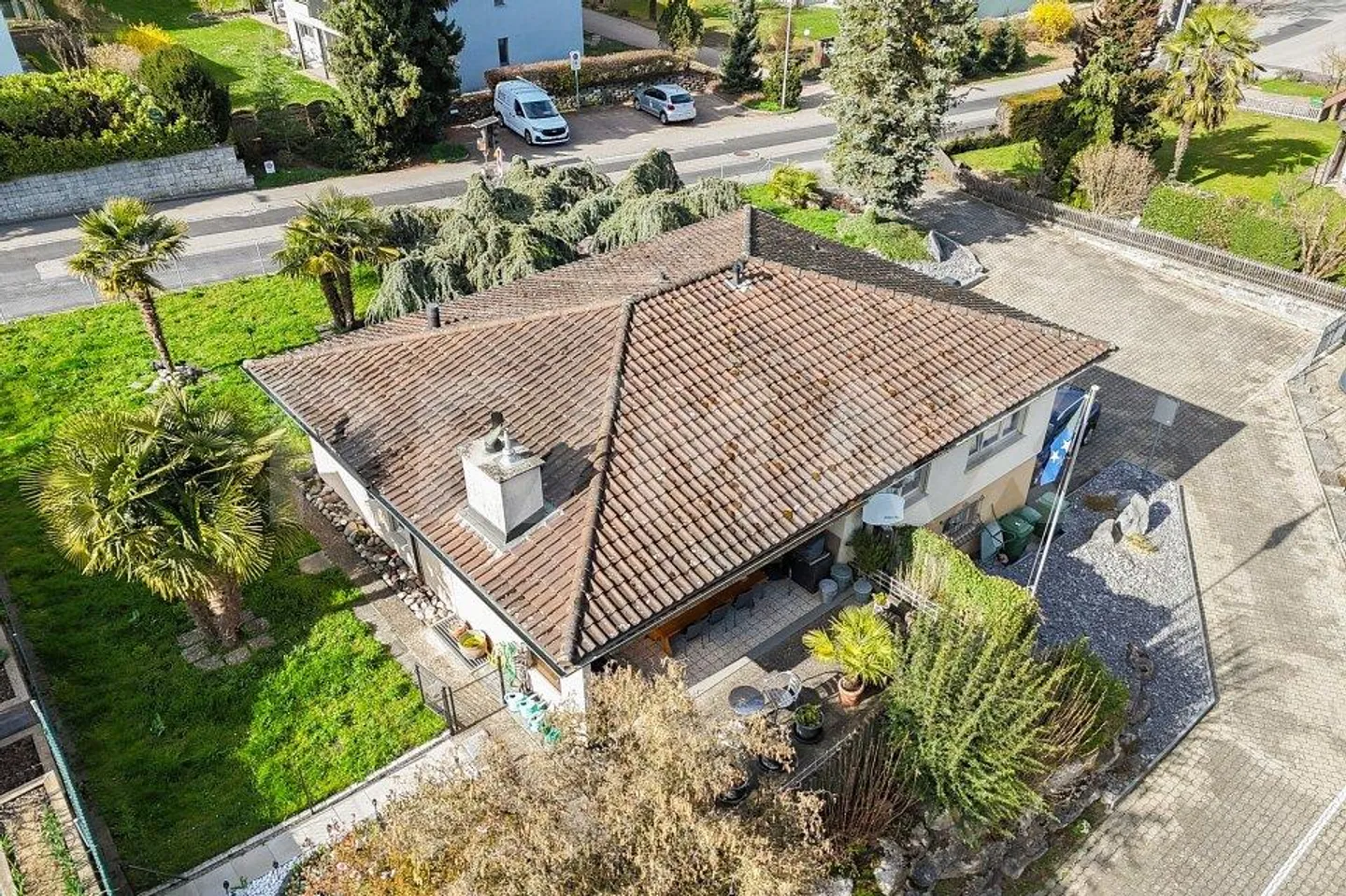 Maison individuelle de 5,5 pièces entre palmiers et prairie fleurie - Photo 13 sur 13