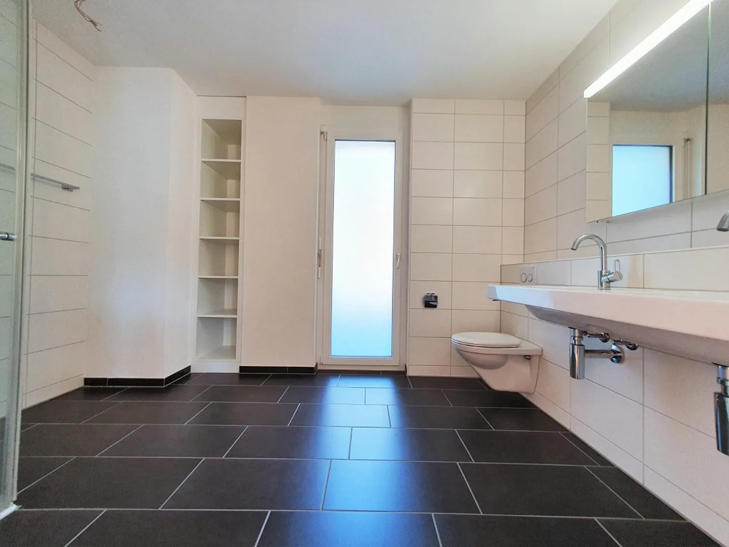 grande appartamento attico con finiture moderne di alta qualità - Foto 4 di 11