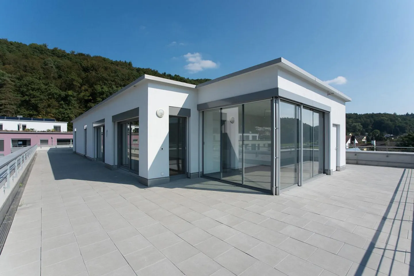 grande appartamento attico con finiture moderne di alta qualità - Foto 9 di 11