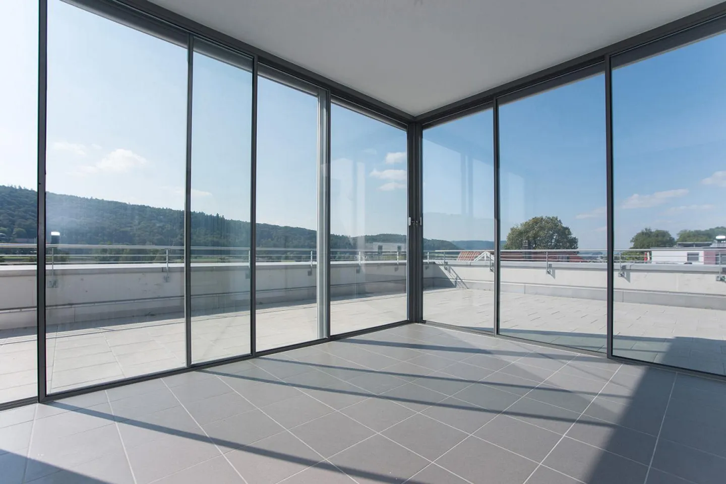 grande appartamento attico con finiture moderne di alta qualità - Foto 8 di 11