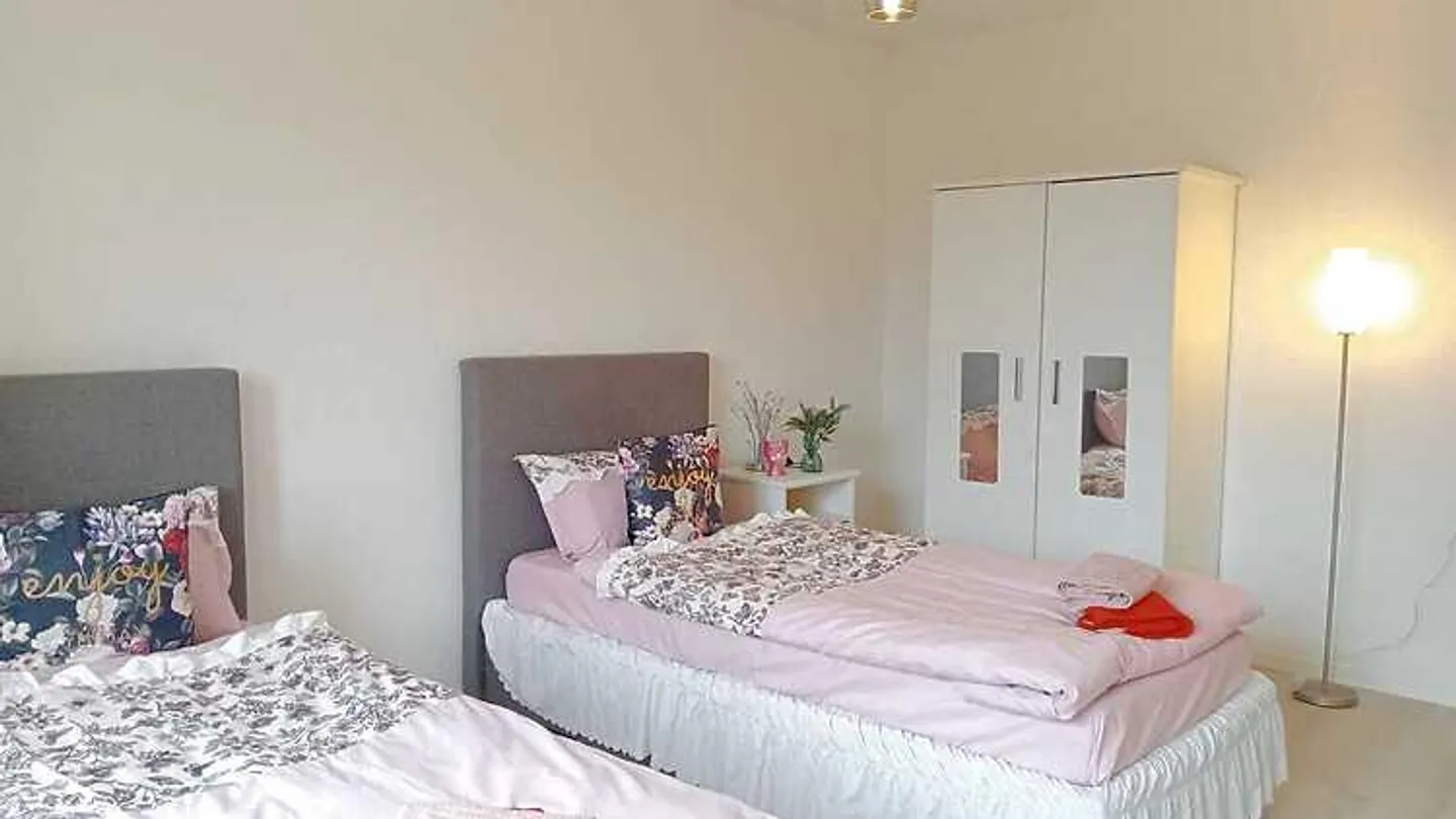 APPARTEMENT 5½ PIÈCES À VOLKETSWIL (ZH), MEUBLÉ - Photo 6 sur 10