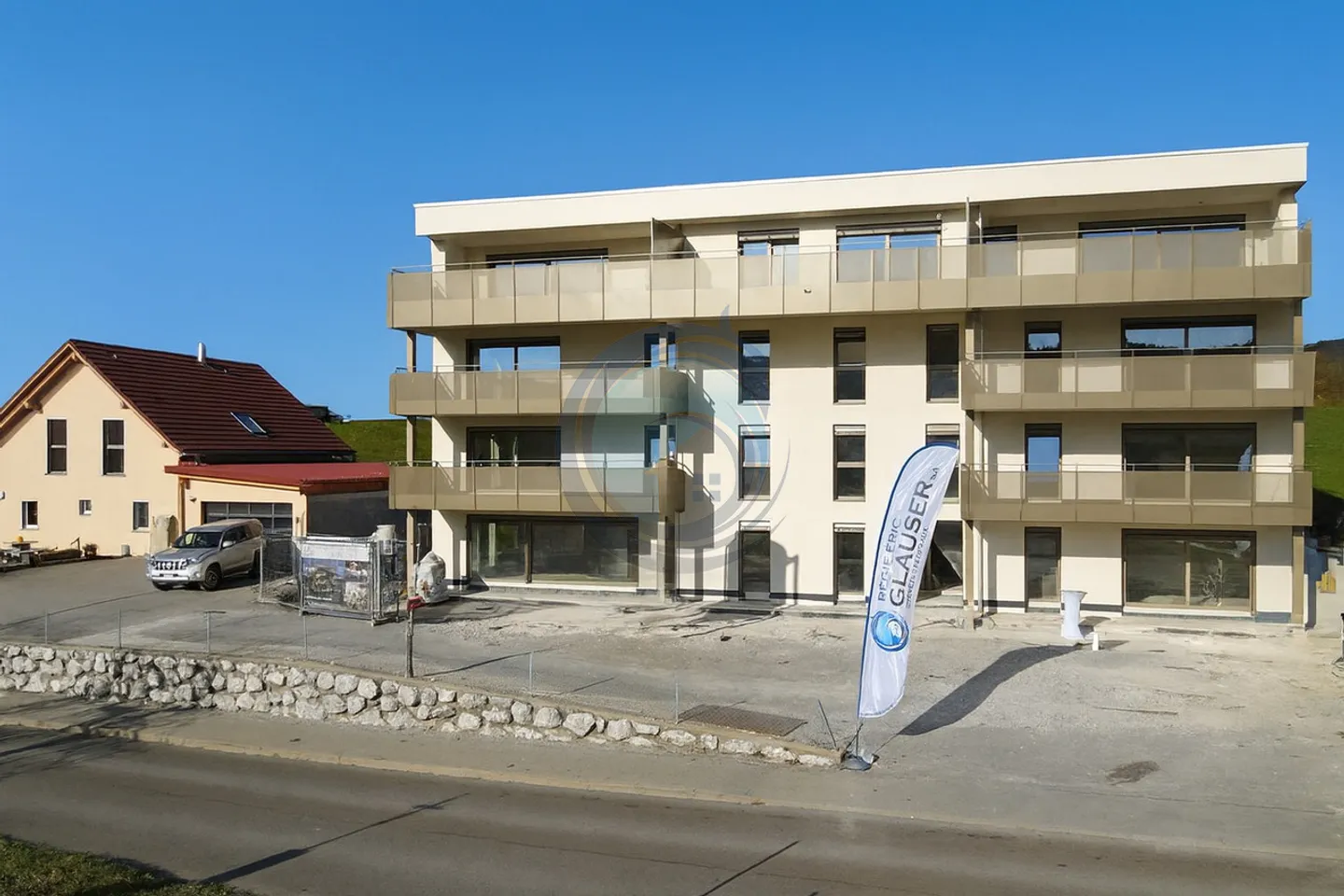 Beautiful new 3.5-room apartment with balcony - Photo 1 of 11