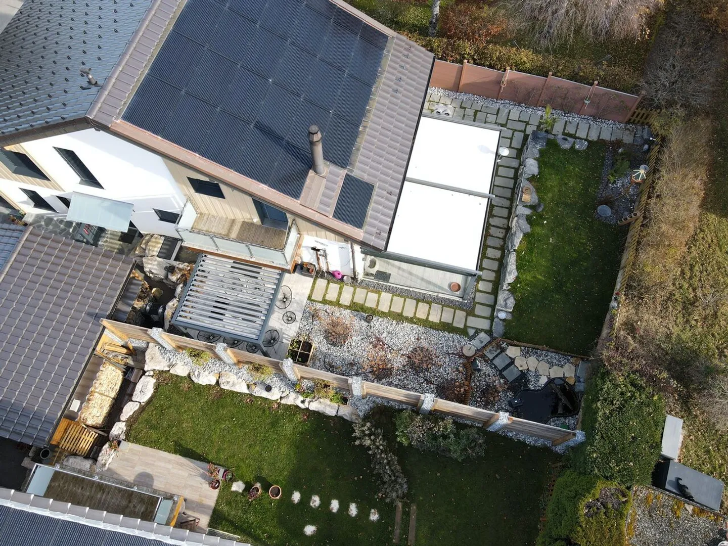 SUPERBE INDIVIDUELLE VILLA MIT GARTEN UND PERGOLAS - Foto 12 von 13