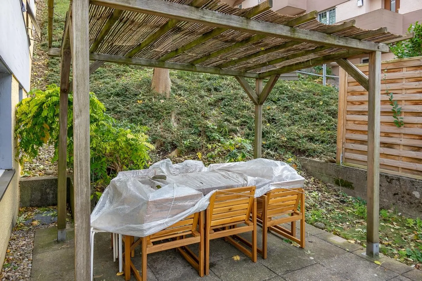 Appartement 4.5 pièces avec espace jardin et vue sur la ville - Photo 9 sur 11