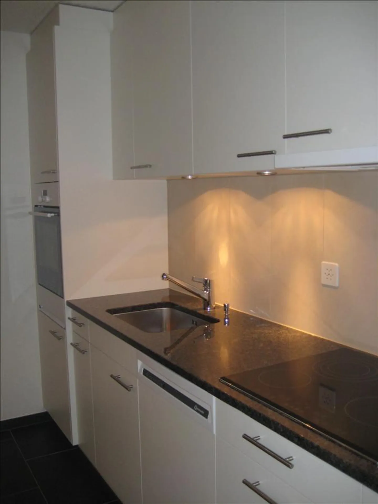 Offre exceptionnelle à Thun ! Louez sans dépôt ! - Photo 3 sur 4