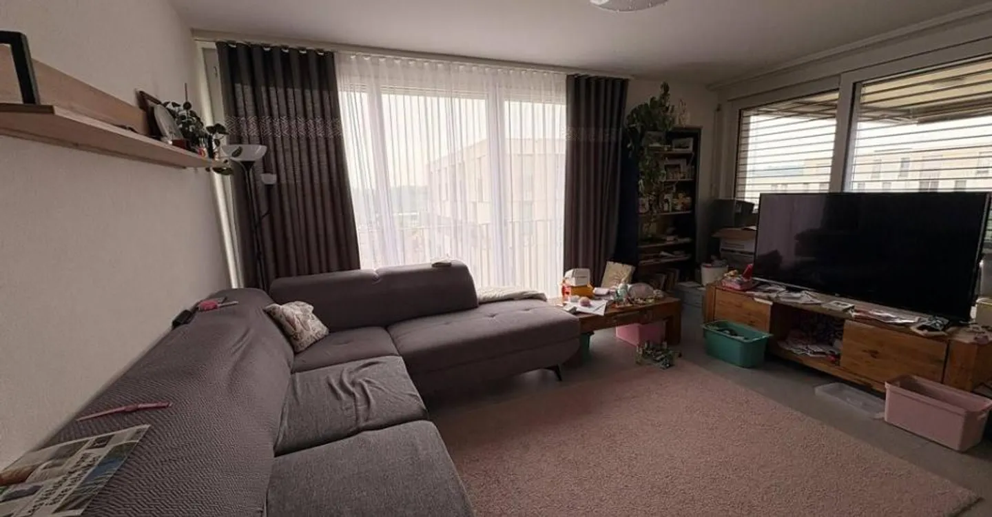 Large accommodation close to all amenities - Photo 1 of 4