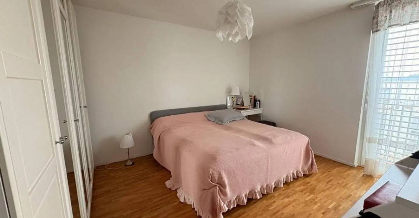 Large accommodation close to all amenities - Photo 3 of 4
