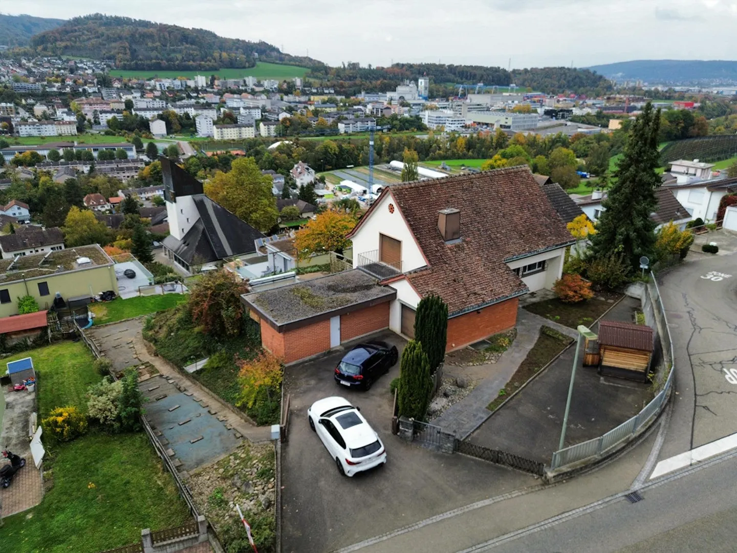 Charming 4.5-room single-family house with pool and mountain view in Füllinsdorf - Photo 1 of 20