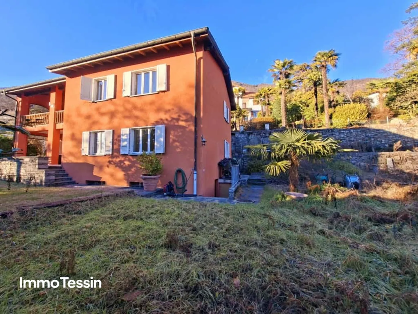 Locarno Monti: Grande appartamento al piano terra in una posizione top con giardino privato di 400 m2 - Foto 1 di 13