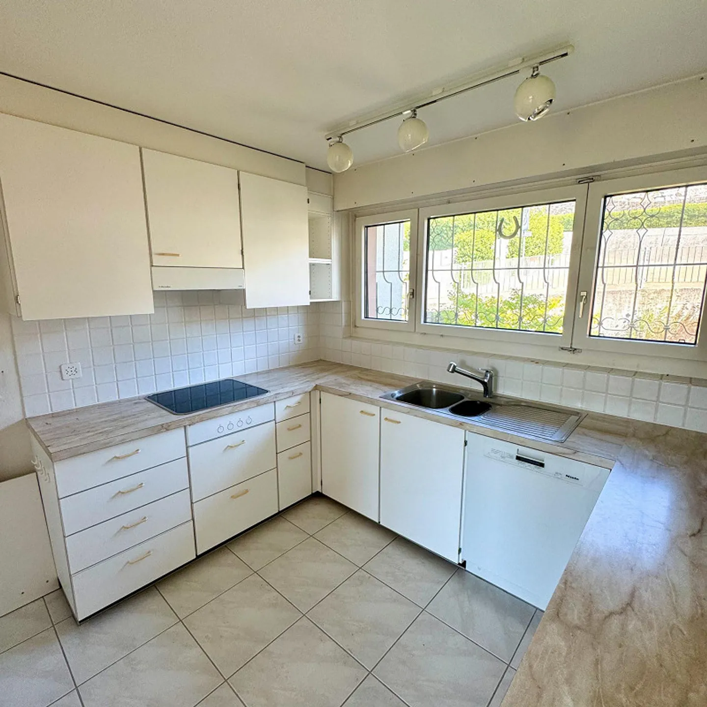 Charming 4.5-room single-family house with pool and mountain view in Füllinsdorf - Photo 7 of 20