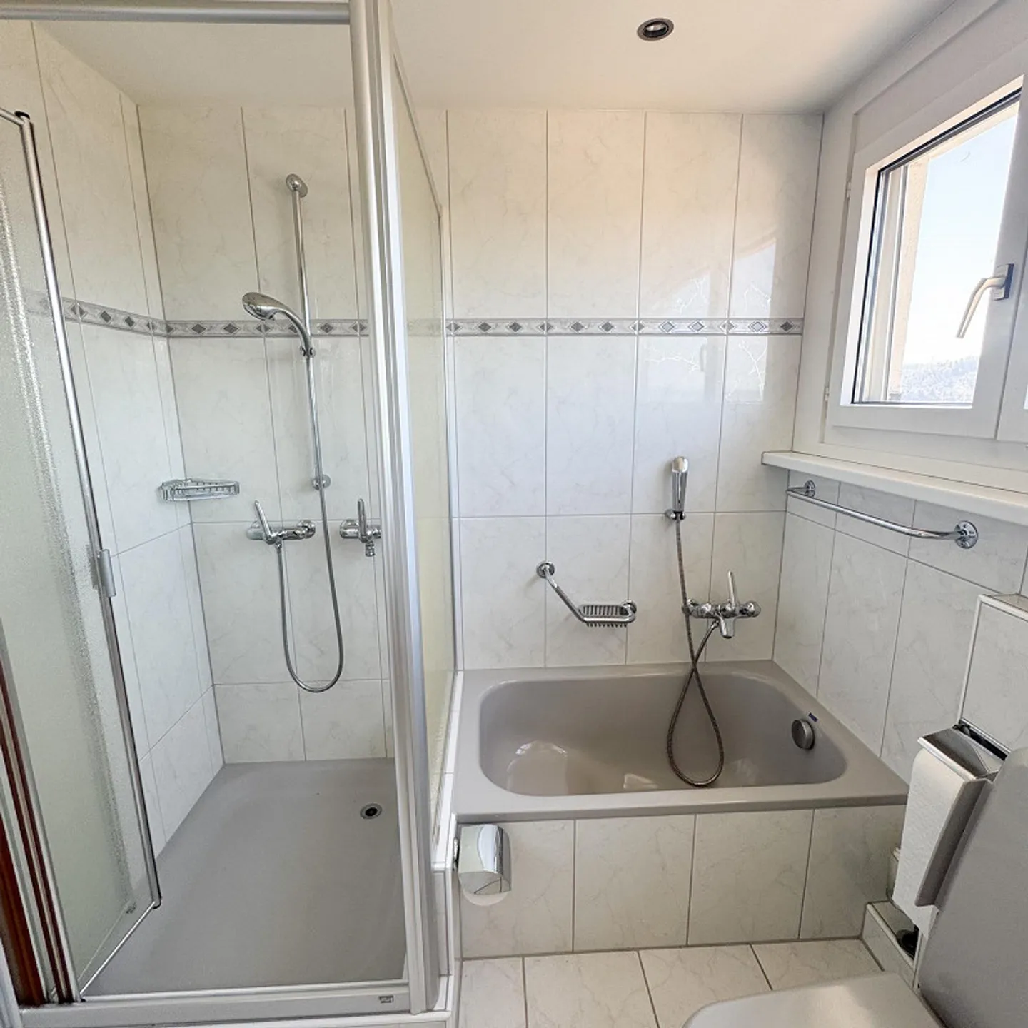 Charming 4.5-room single-family house with pool and mountain view in Füllinsdorf - Photo 14 of 20