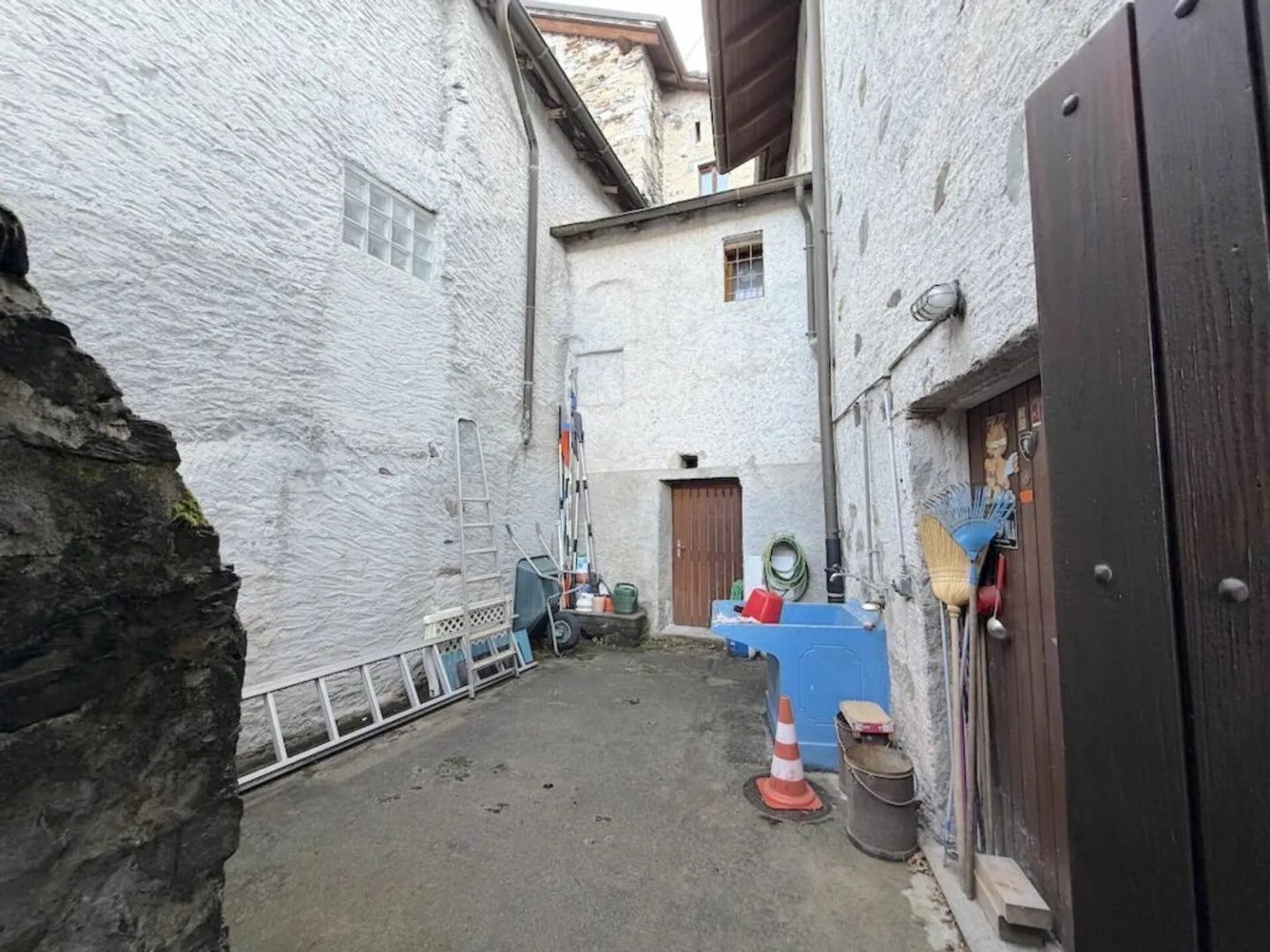 Quiet detached house with 5 rooms and lake view - Photo 11 of 14