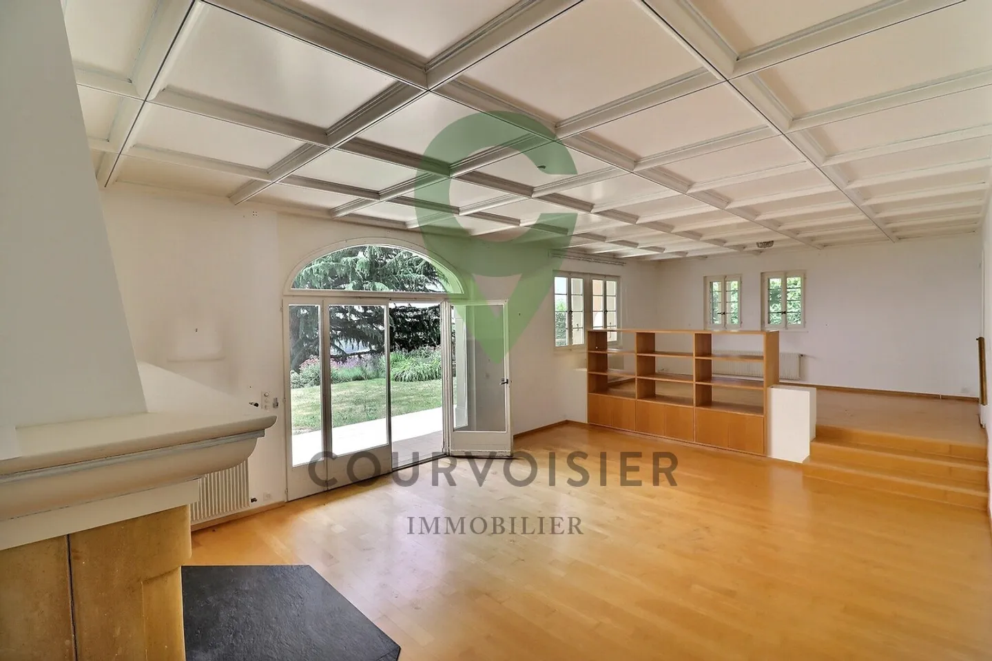 Charming Ground Floor Apartment - Photo 2 of 18