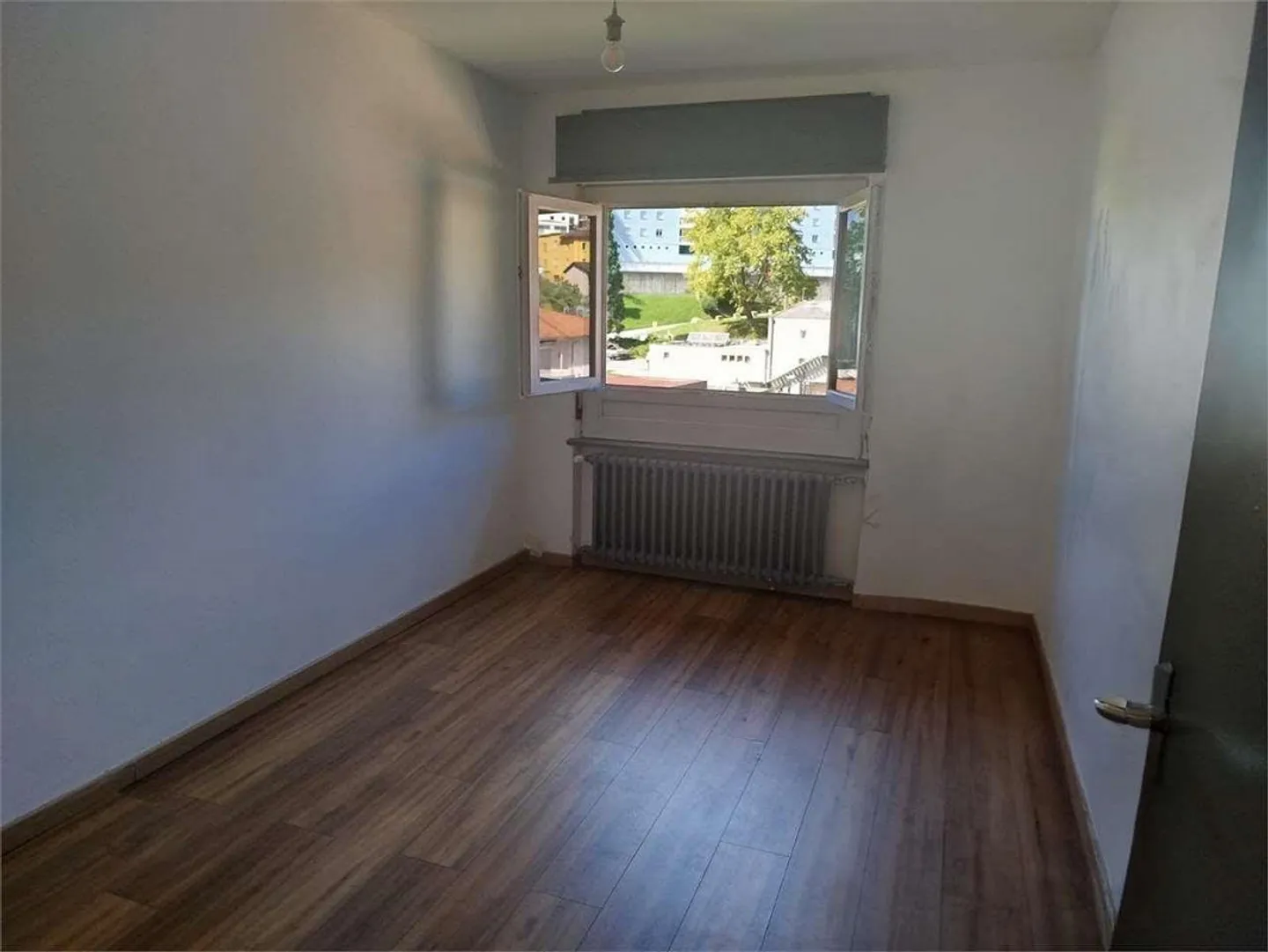 Appartement économique de 3,5 pièces à Vacallo - Dernier étage et pratique pour l'autoroute - Photo 1 sur 4