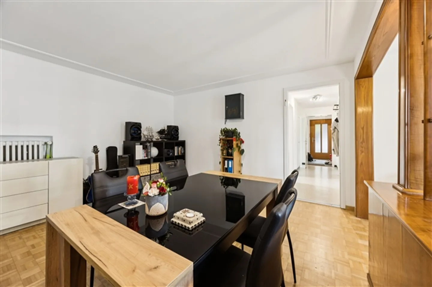 «Zweifamilienhaus mit 8 Zimmern in Unterentfelden kaufen» - Foto 2 von 13