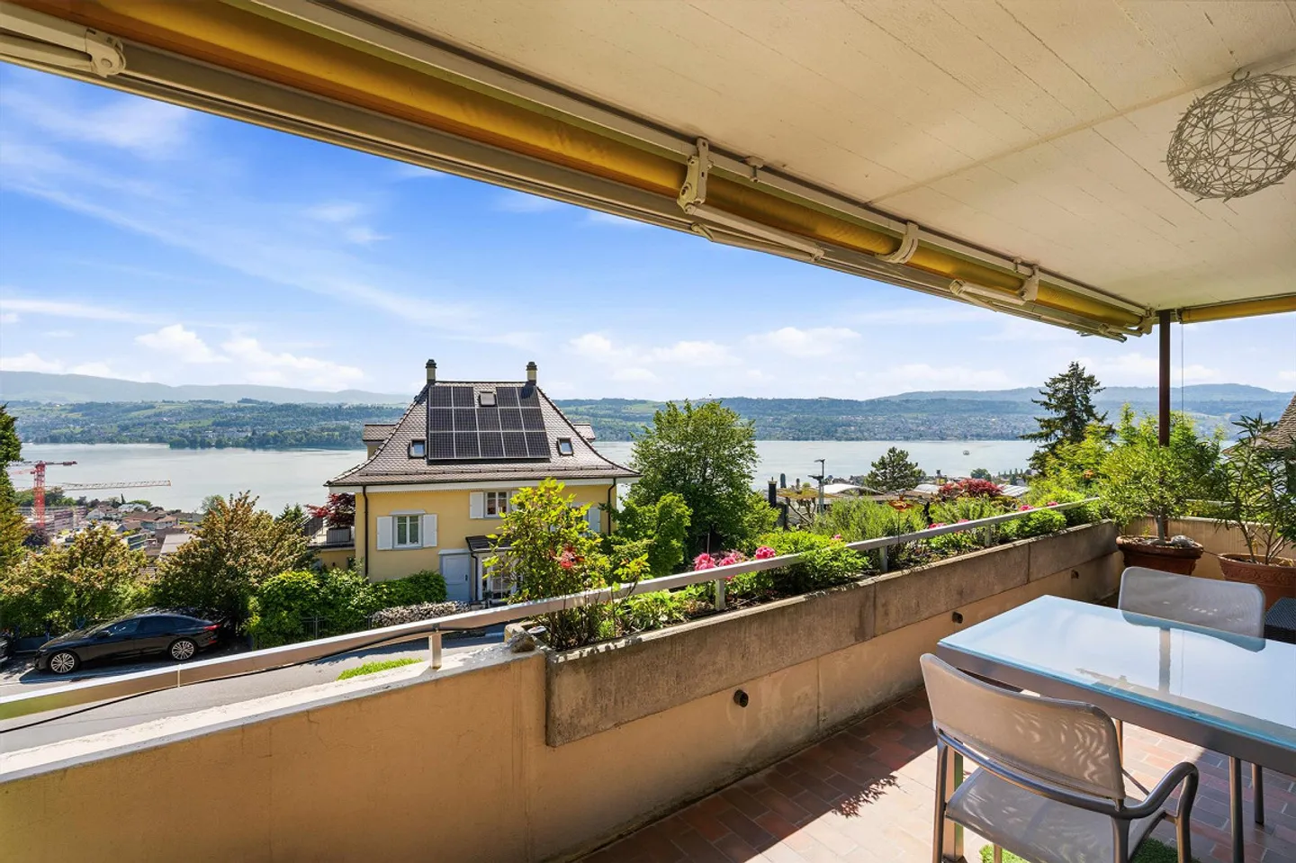 Charmant Attique avec Vue sur le Lac - Photo 1 sur 10